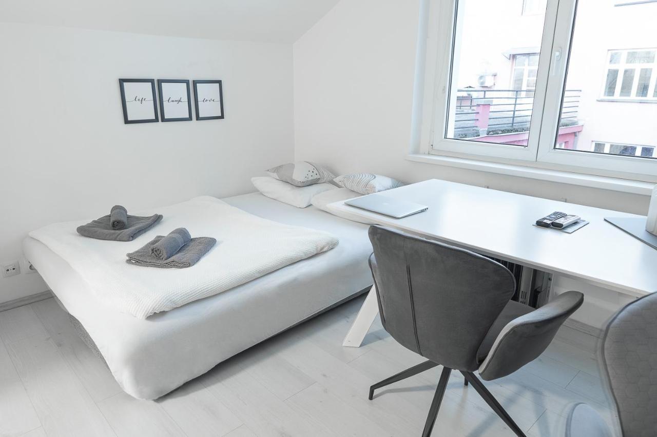Skolska Winter Terrace Apartment Praga Esterno foto